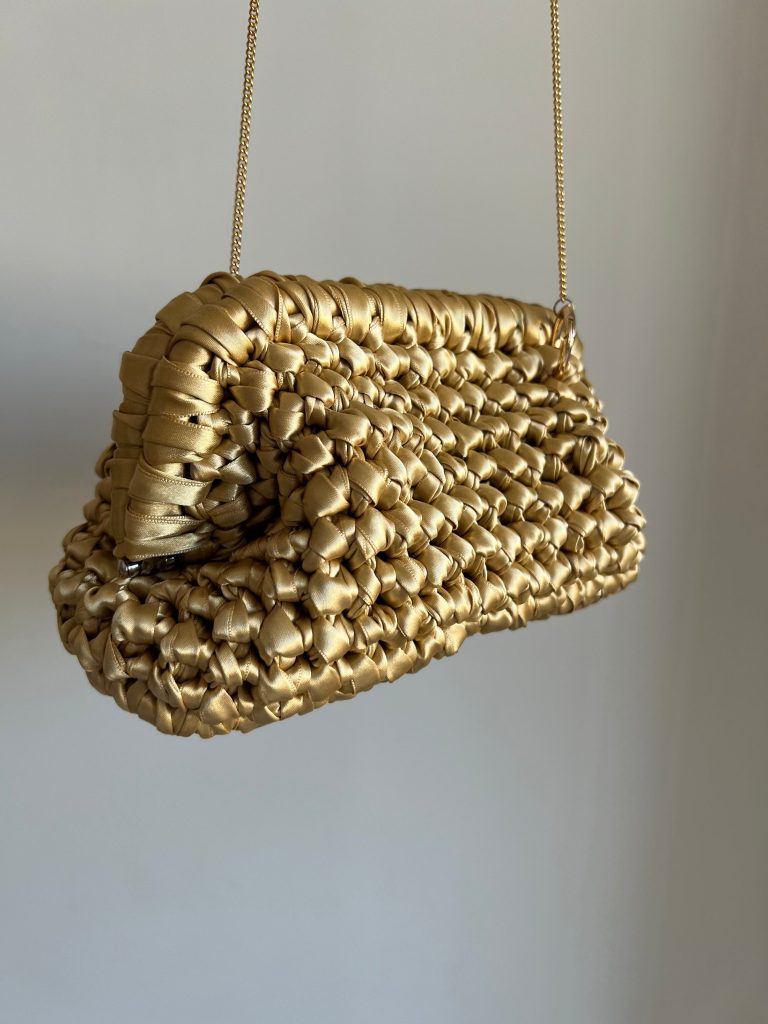 Bolso modelo Carmen madre mia en raso