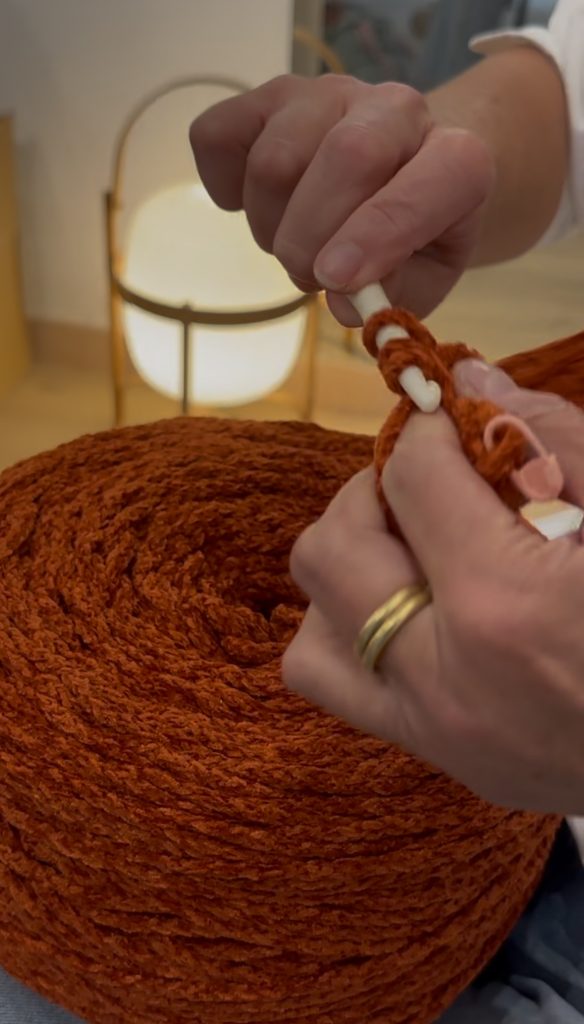 Empezando bolso de crochet en el espacio madre mia