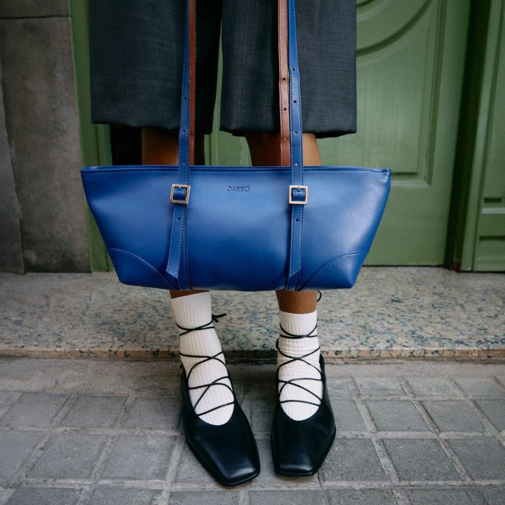 imagen del bolso modelo ROYAL color BLUE